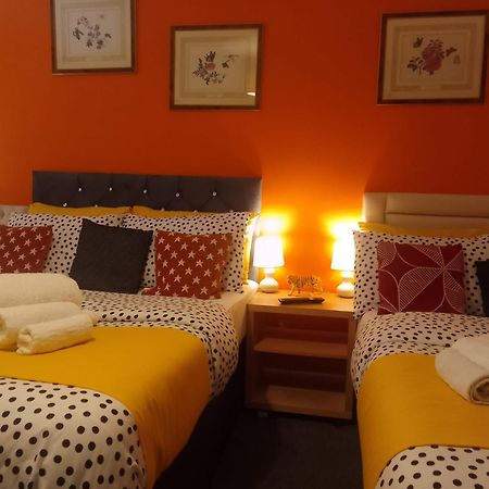Cosy Stay In Walsall By Ideal Home Bloxwich Kültér fotó