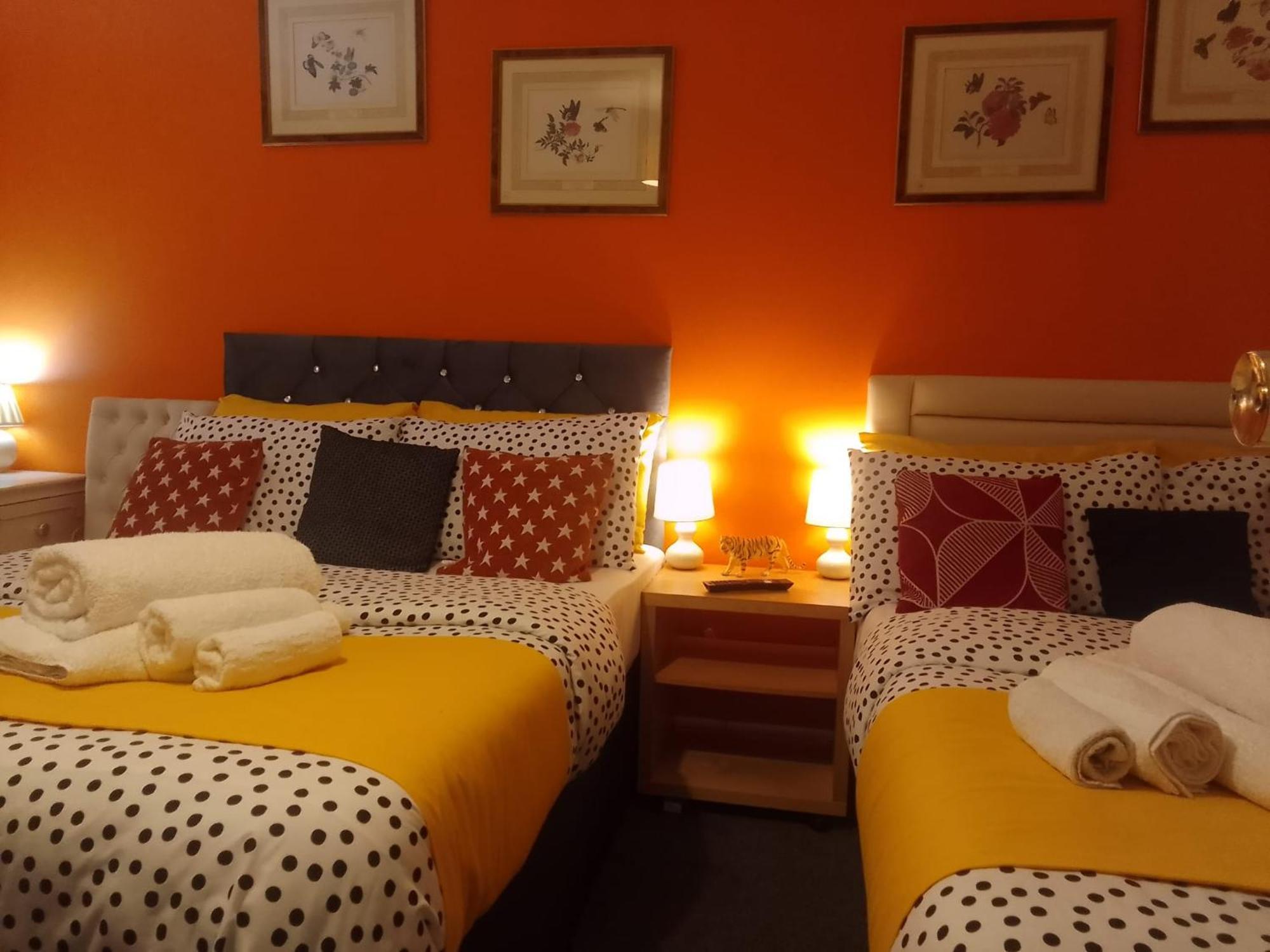 Cosy Stay In Walsall By Ideal Home Bloxwich Kültér fotó