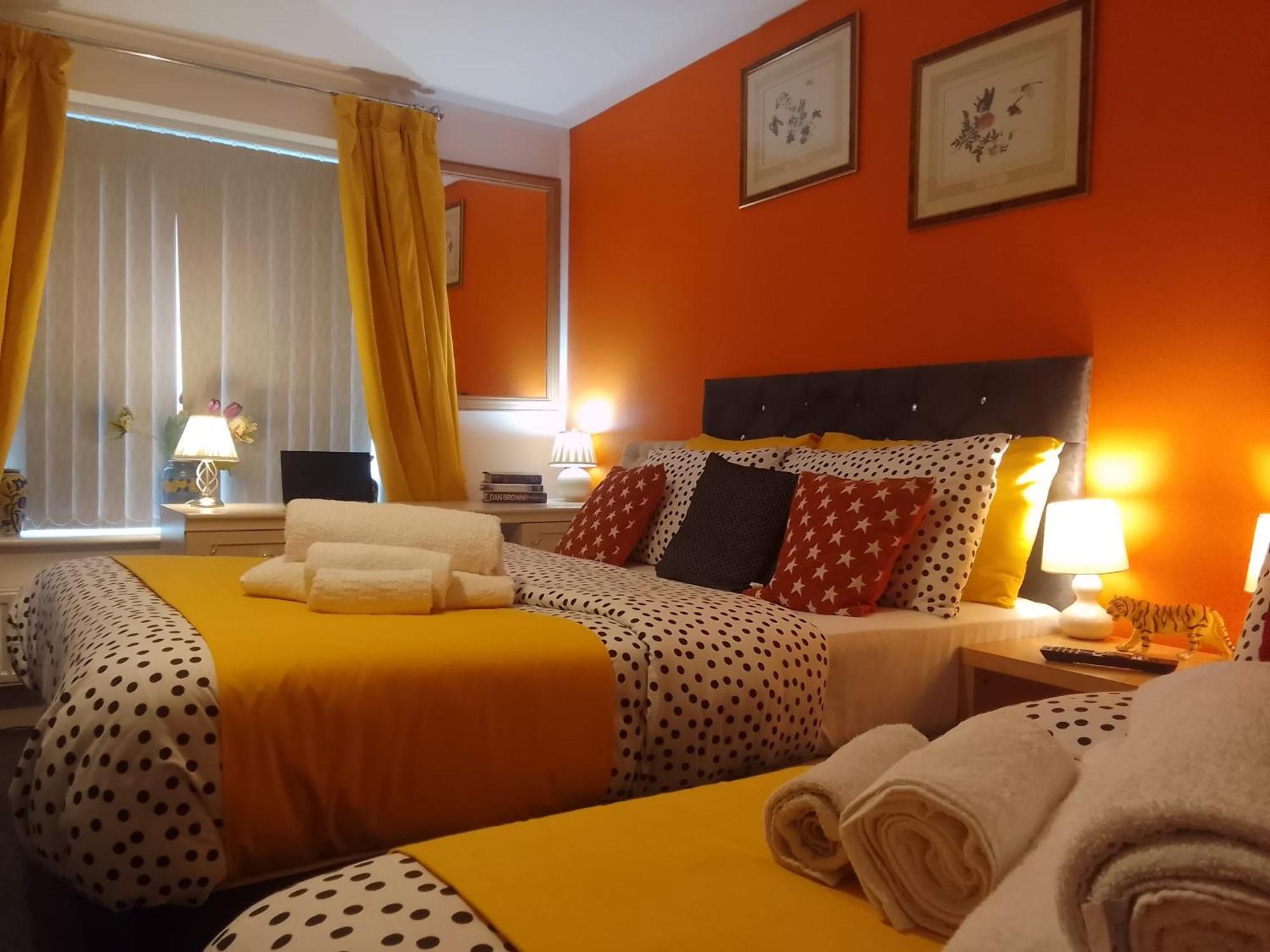 Cosy Stay In Walsall By Ideal Home Bloxwich Kültér fotó