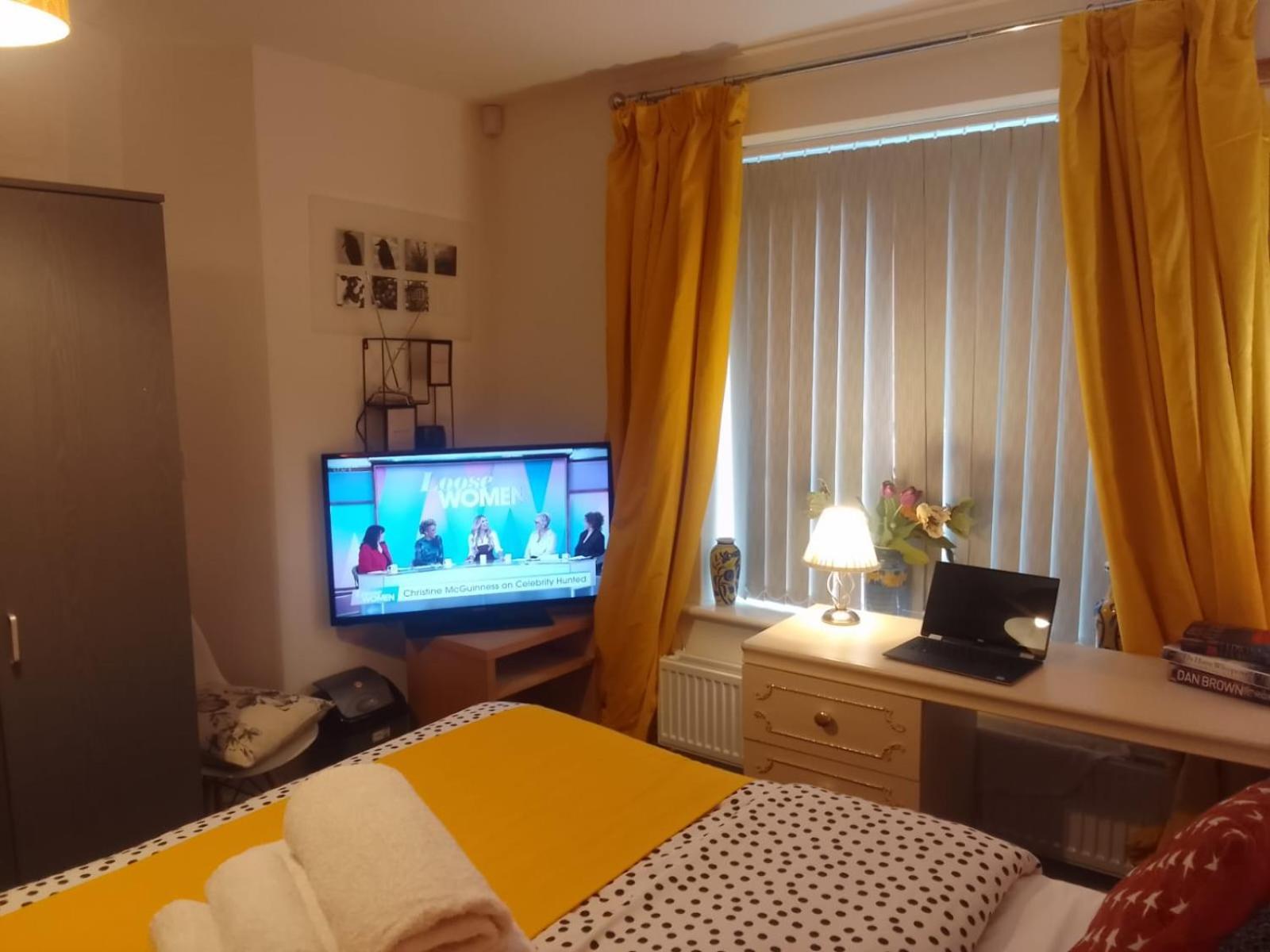 Cosy Stay In Walsall By Ideal Home Bloxwich Kültér fotó