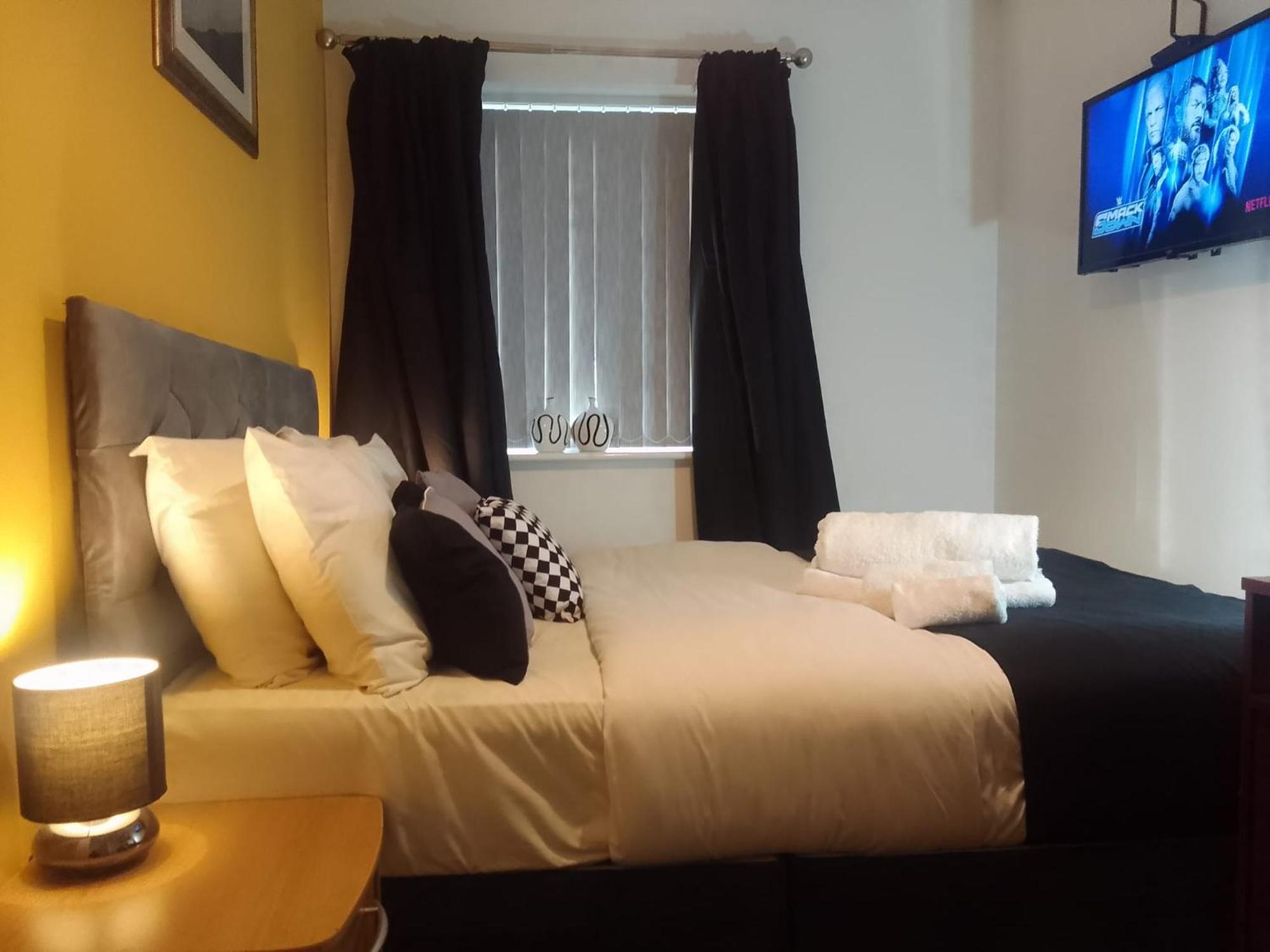 Cosy Stay In Walsall By Ideal Home Bloxwich Kültér fotó
